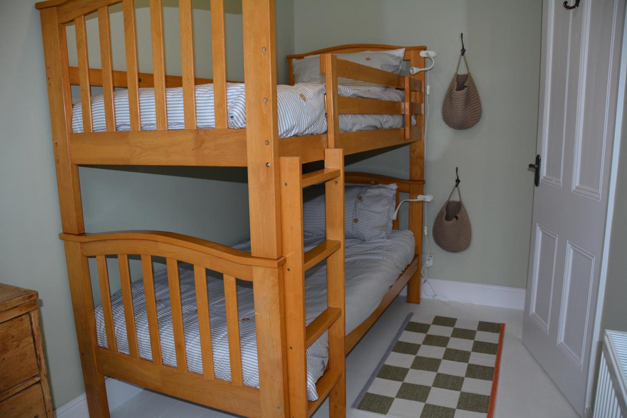 The Fabulous Number Two Apartment A Cosy Coastal Getaway โครเมอร์ ภายนอก รูปภาพ
